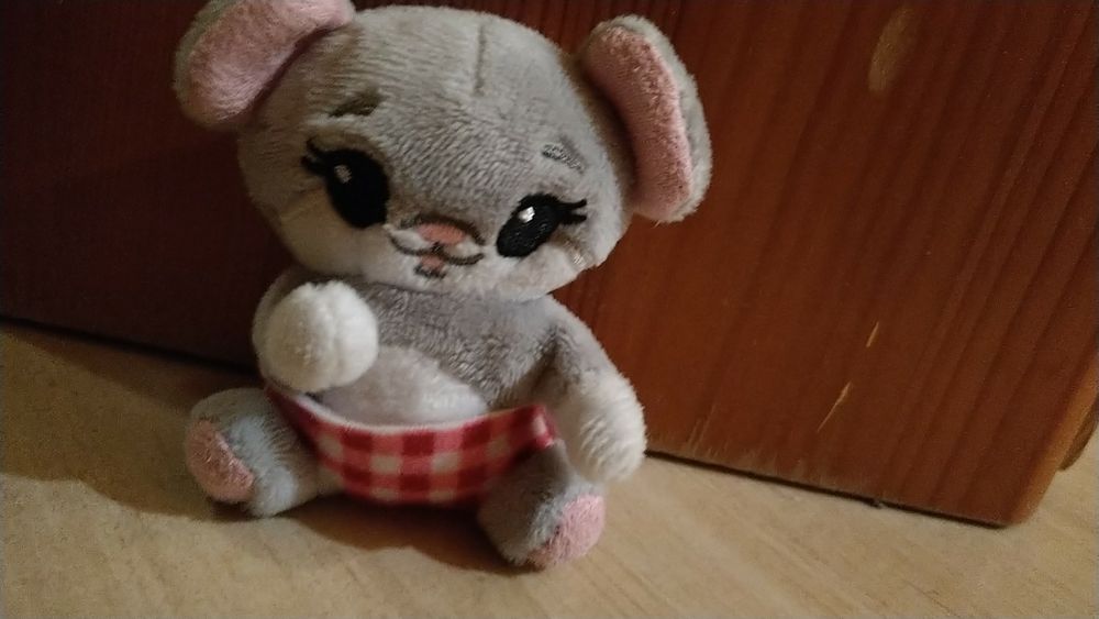 Tiny Tukkins Misio w łóżeczku Biedronka