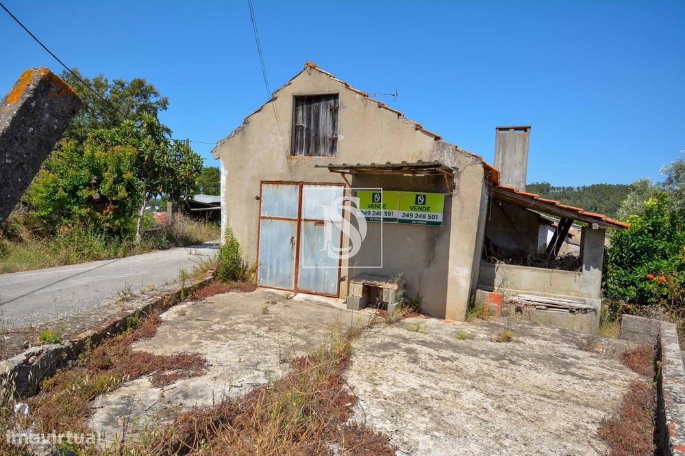 Moradia para recuperar Peras Ruivas - Seiça - Ourém