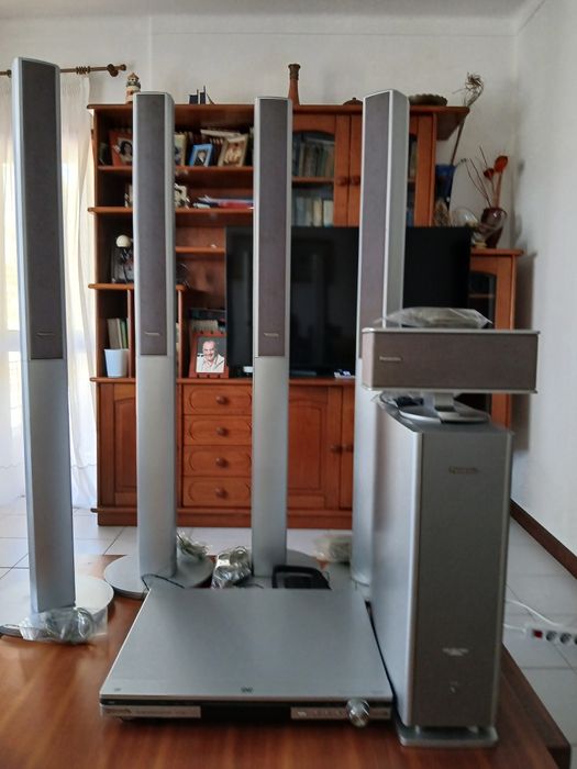 Sistema com 5 colunas + caixa de ligação