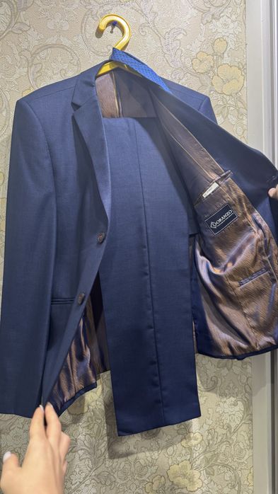 Продам костюм весільний