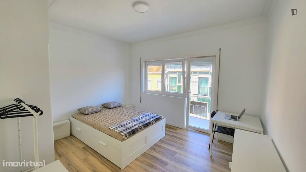 Quarto - localizado em Rio Tinto Porto