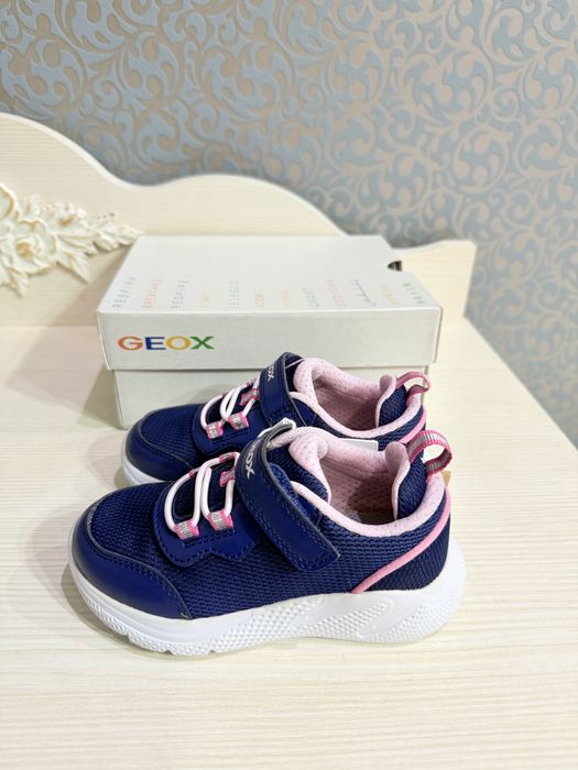 Geox кросівки р 24,25,26,27