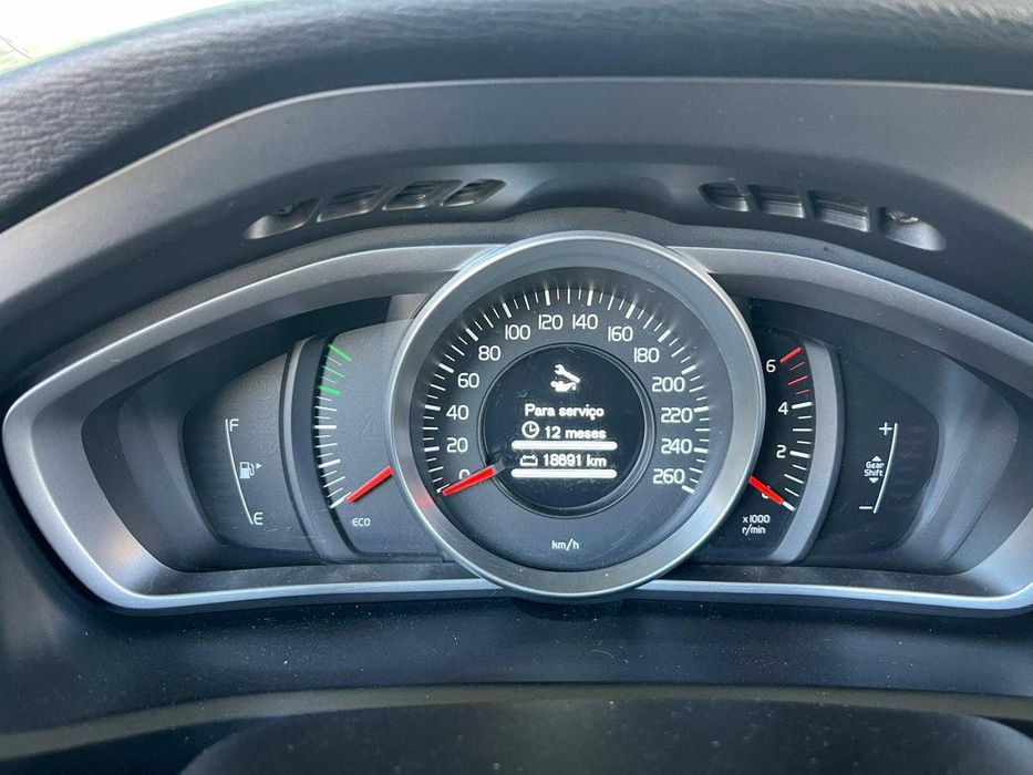 Volvo V40 2015 D2