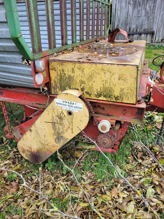 Przyczepa samozbierająca