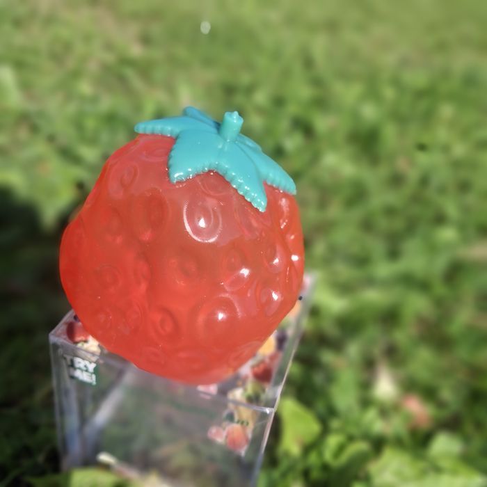 Truskawka z wazeliną gniotek