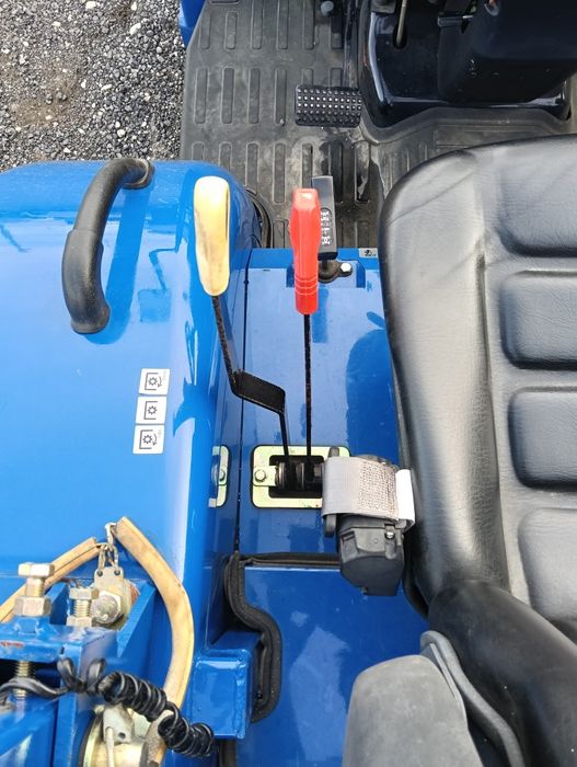 Trator 30cv 2023 , 41h de uso!