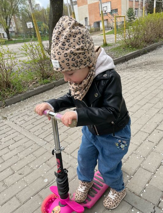 Набір шапка снуд і кросівки