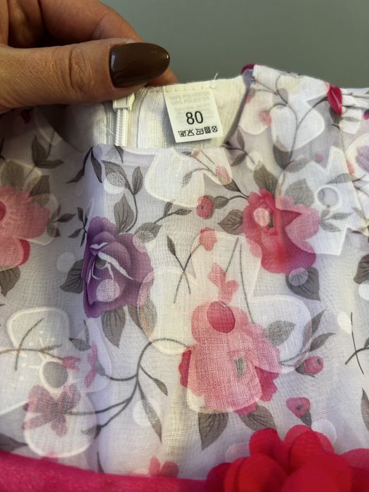 Sukienka w kwiatki roz. 80