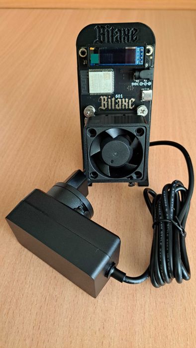 Bitaxe Gamma 601. Bitcoin майнер
