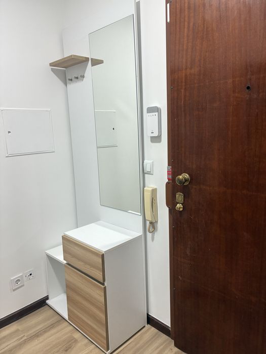 Cabideiro com espelho e gaveta