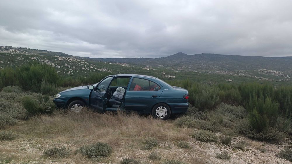 Vendo Megane vidro elétrico airbag