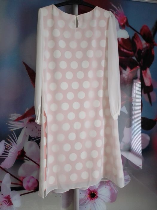 Нарядна ніжна сукня