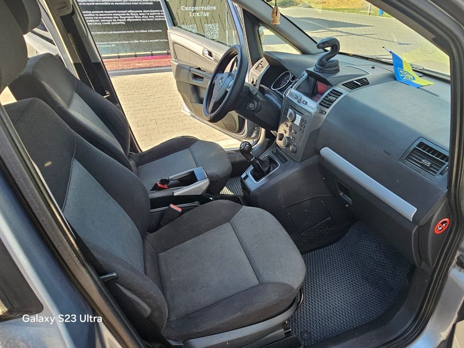 Opel zafira b 2006р
