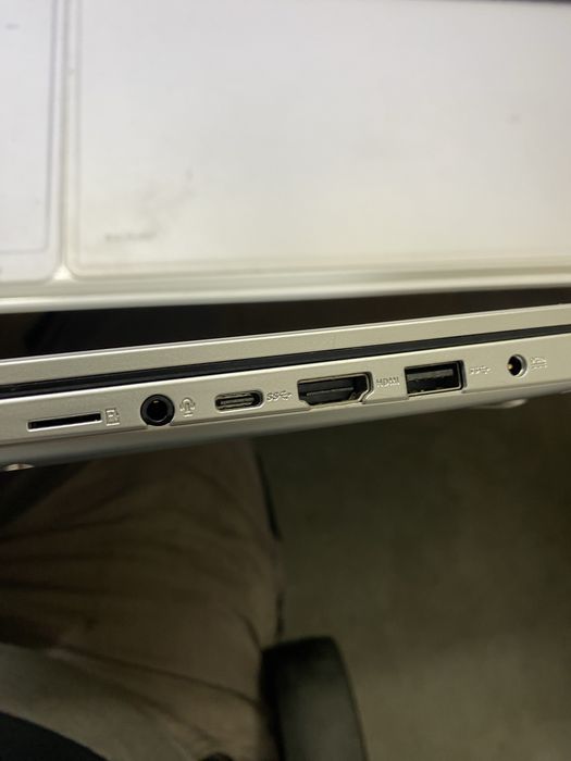 Asus vivobook 15 pol