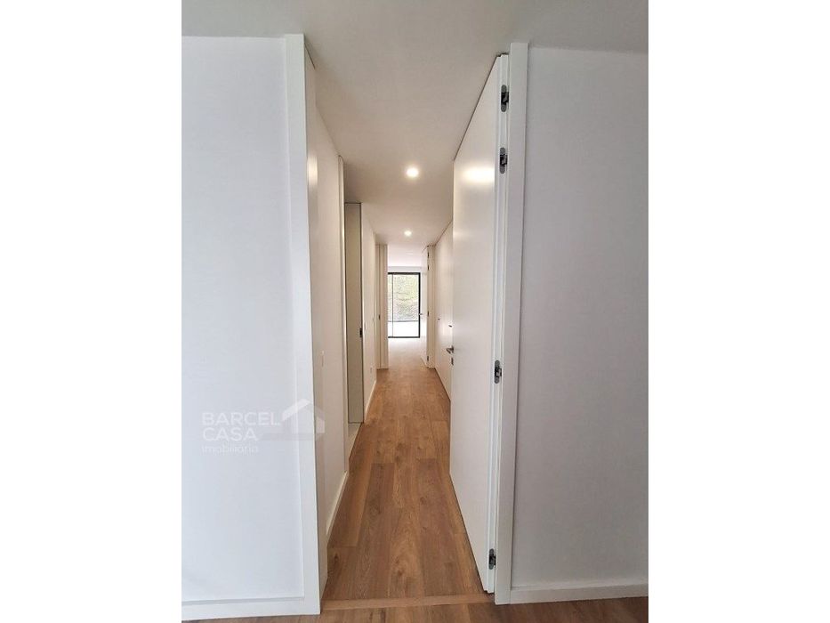 Apartamento T3 Novo, c/ garagem fechada em Airó - Barcelos