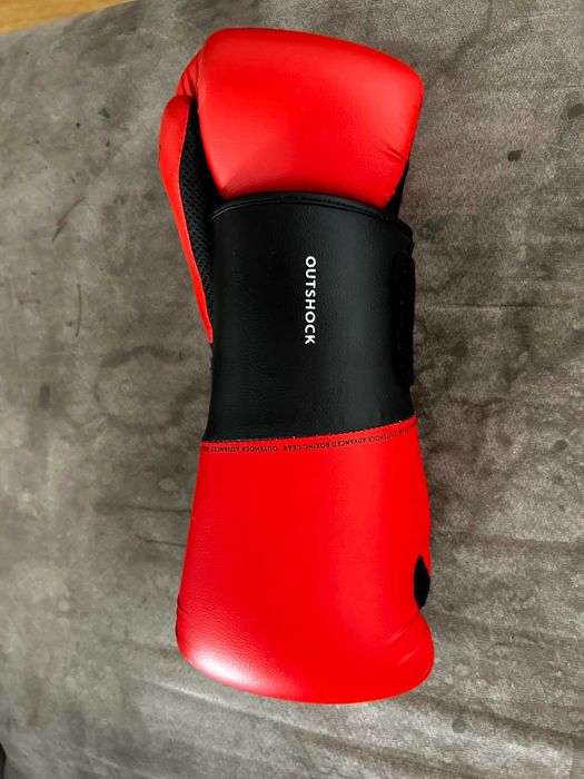 Equipamento Kickboxing/Muay Thai – Luvas, Caneleiras (Como Novo)