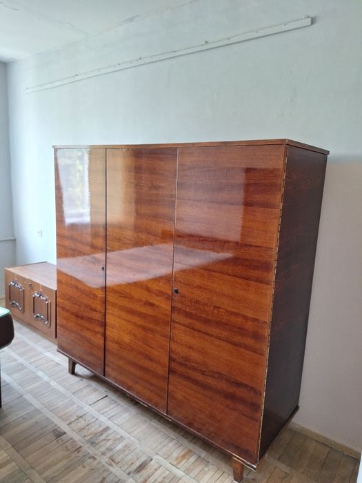 Меблі шафа диван стінка гарнітур