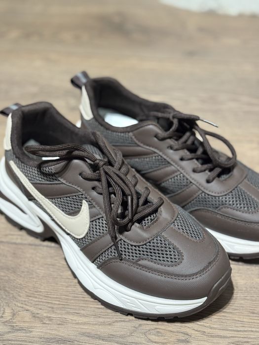Кроссівки nike коричневі шкіра