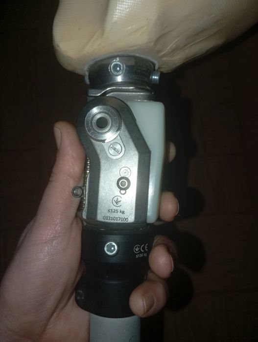 Продам протез ноги высше колена!