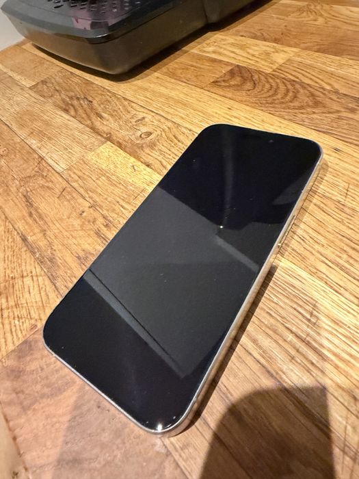 Iphone 15 pro max 128gb 81% bateria