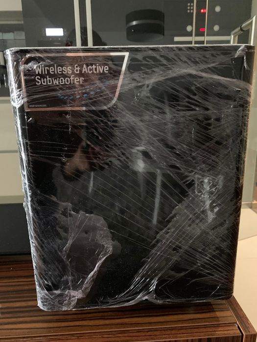 Sound bar Samsung com subwoofer  HT E8200