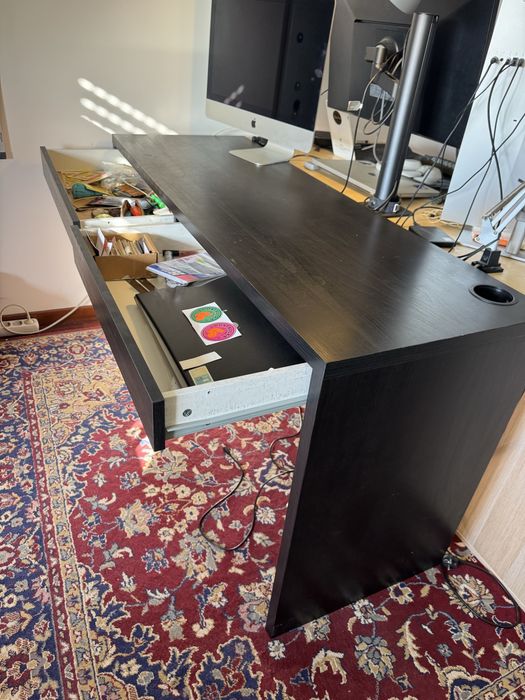Secretaria Micke ikea. Com cadeira