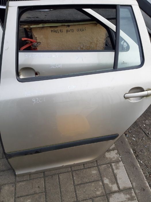 Skoda Octavia II kombi drzwi lewe lewy tylne tył 9201