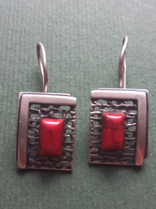 Eleganckie srebrne kolczyki