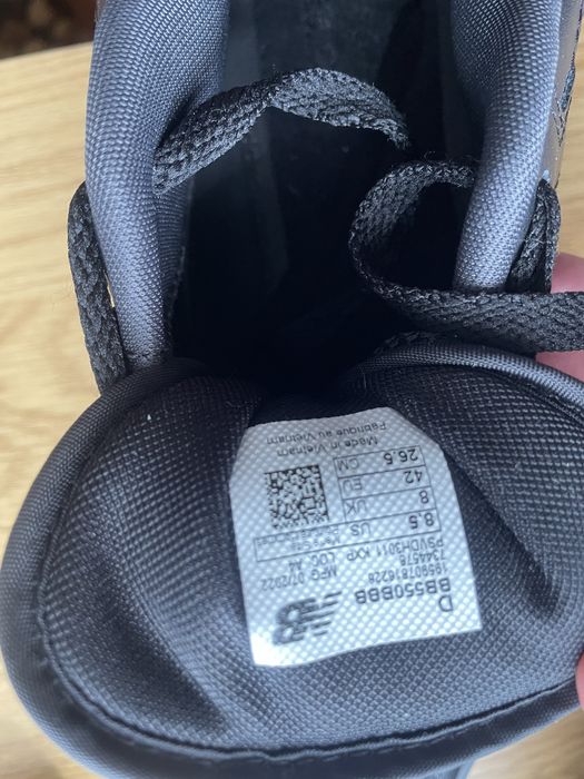 повністю чорні шкіряні кросівки New Balance 550