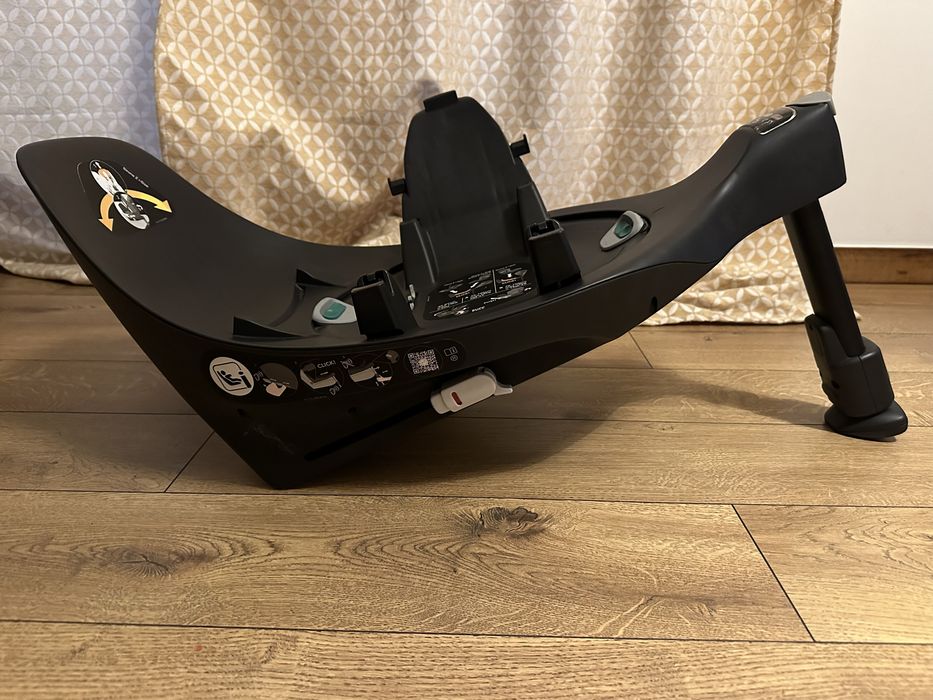 Ovo, base e carrinho de bebé Cybex