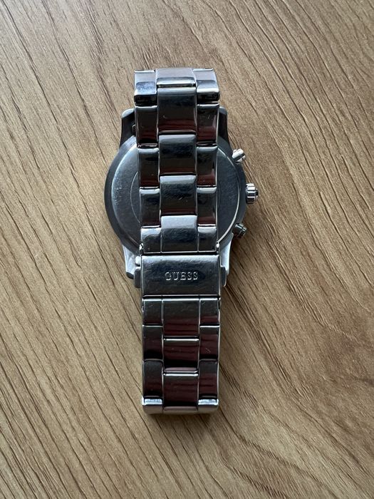 Годинник жіночий GUESS W0774L1