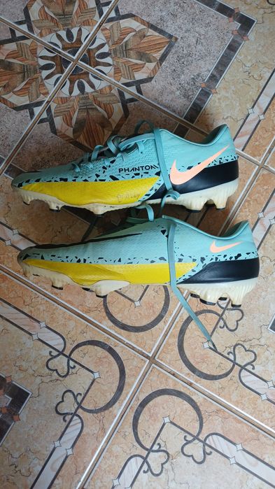 Футбольні бутси Nike Phantom