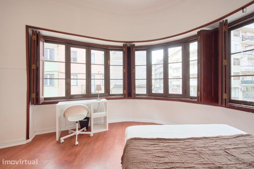 Quarto - localizado em Estrela Lisbon