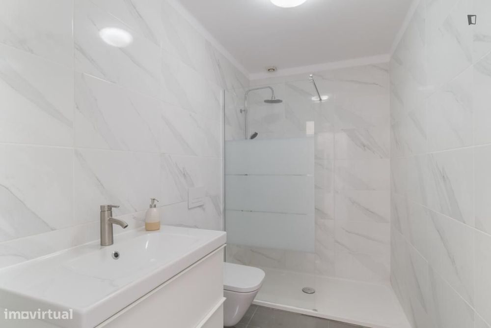 Quarto - localizado em Penha de França Lisbon