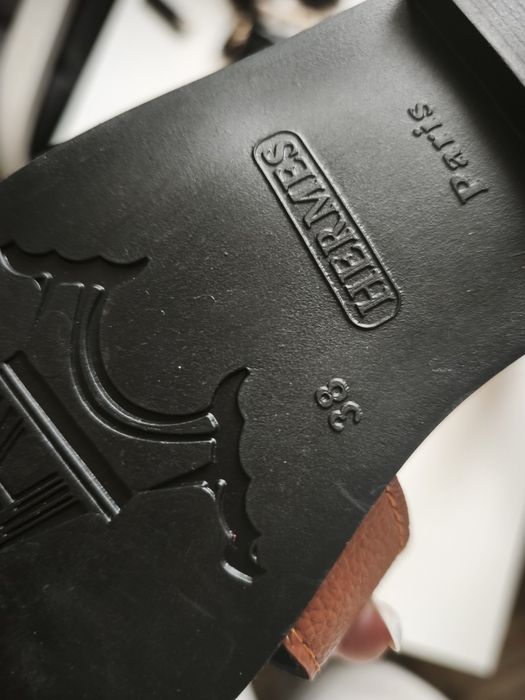 Klapki Hermes w pudełku 38