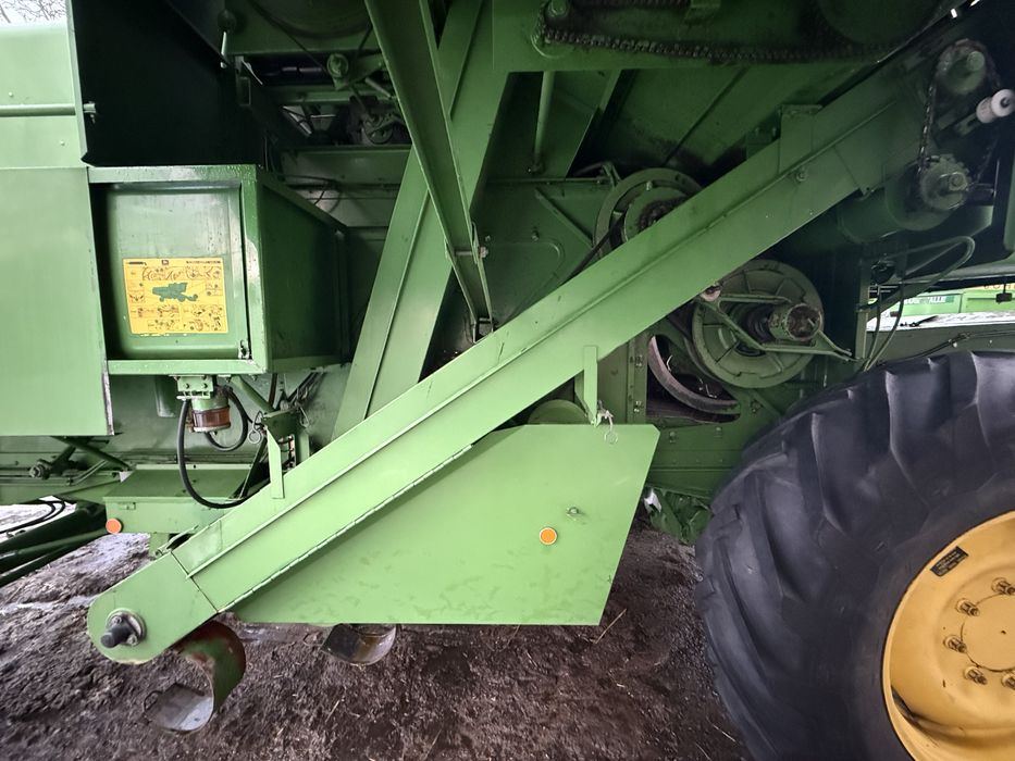 Свіжопривезений John Deere 1065 , Klima, жатка 3,65 візок Хороший стан