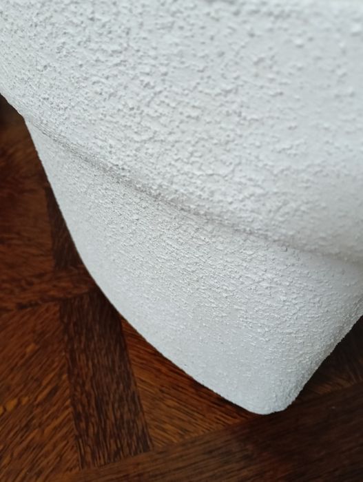 Vaso em cimento em excelente estado 41cm por 25 cm