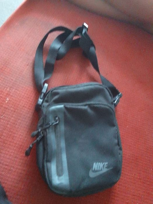 Czarna saszeta Nike ( męska )