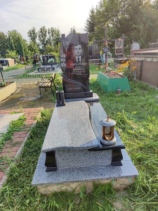 Гранітні Памятники