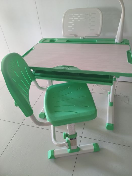 Biurko  Cubby dziecięce z regulacją