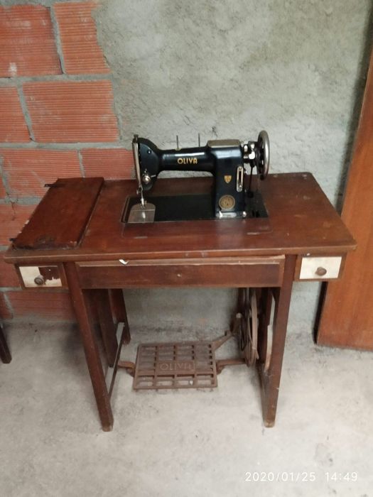 Maquina de costura Oliva