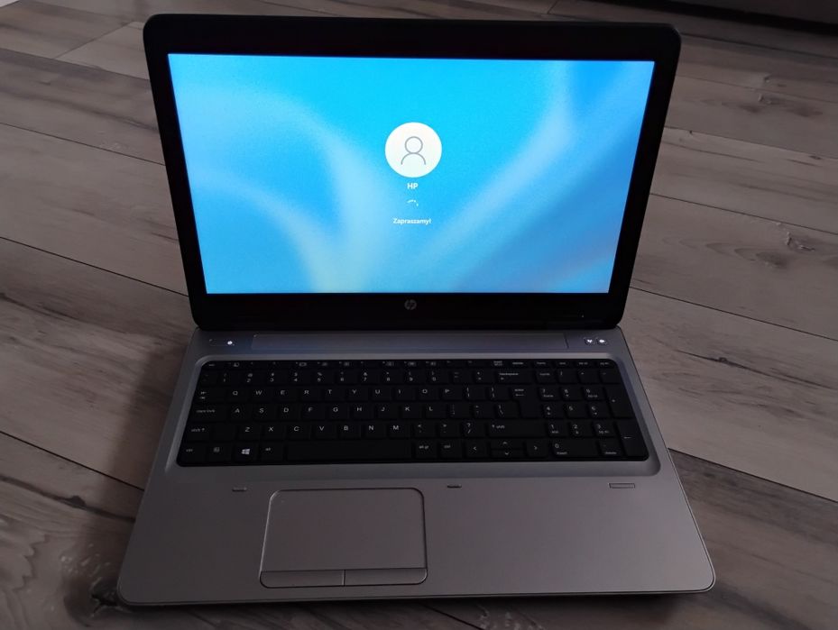 Laptop HP 8 RAM / 128G pamięci