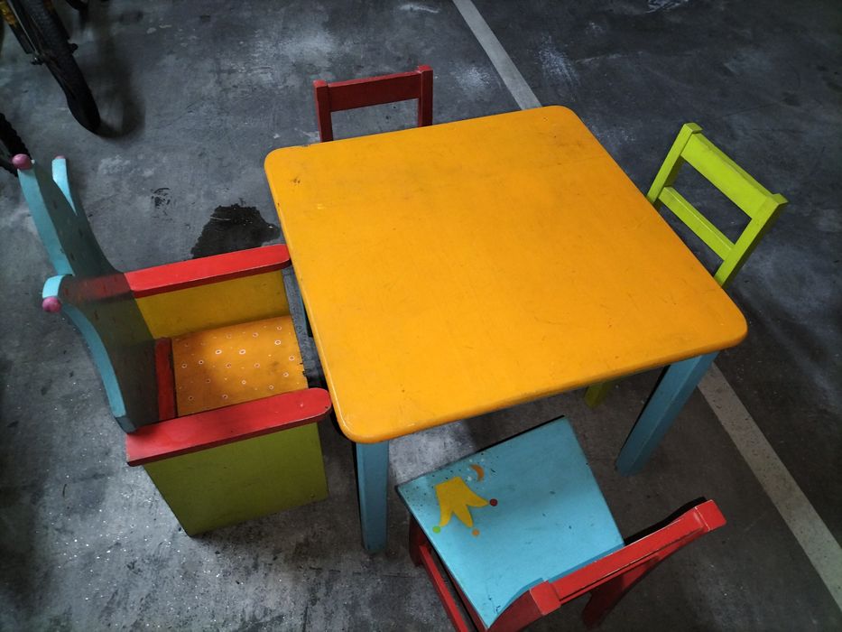 Conjunto para criança brinquedos mesa e cadeiras