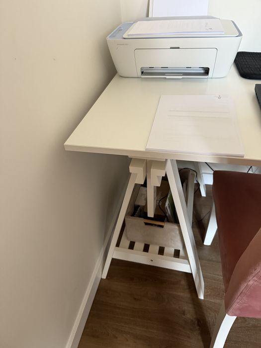 Secretaria Ikea tampo + cavaletes