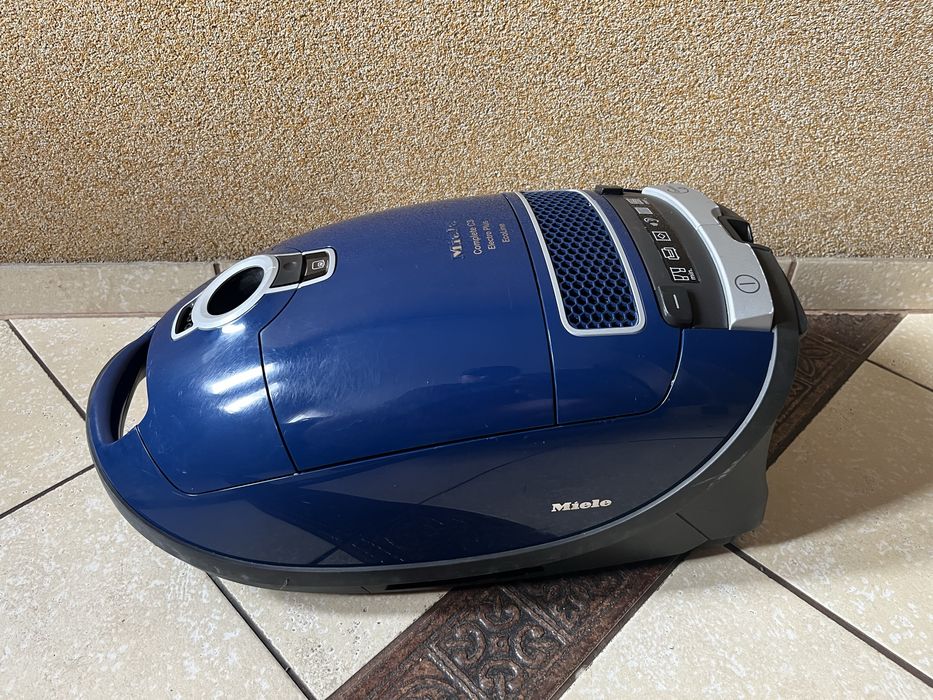 Odkurzacz workowy Miele Complete C3