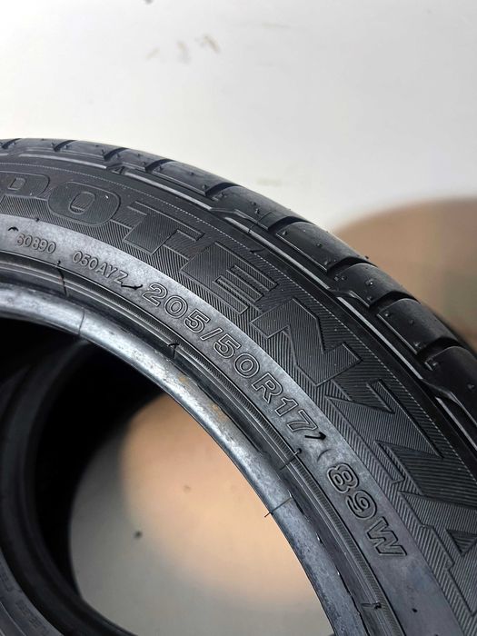 Pneus Bridgestone Potenza RE050A - 205/50/17 - Como NOVOS