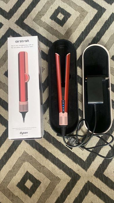 Dyson Airstrait HT01
