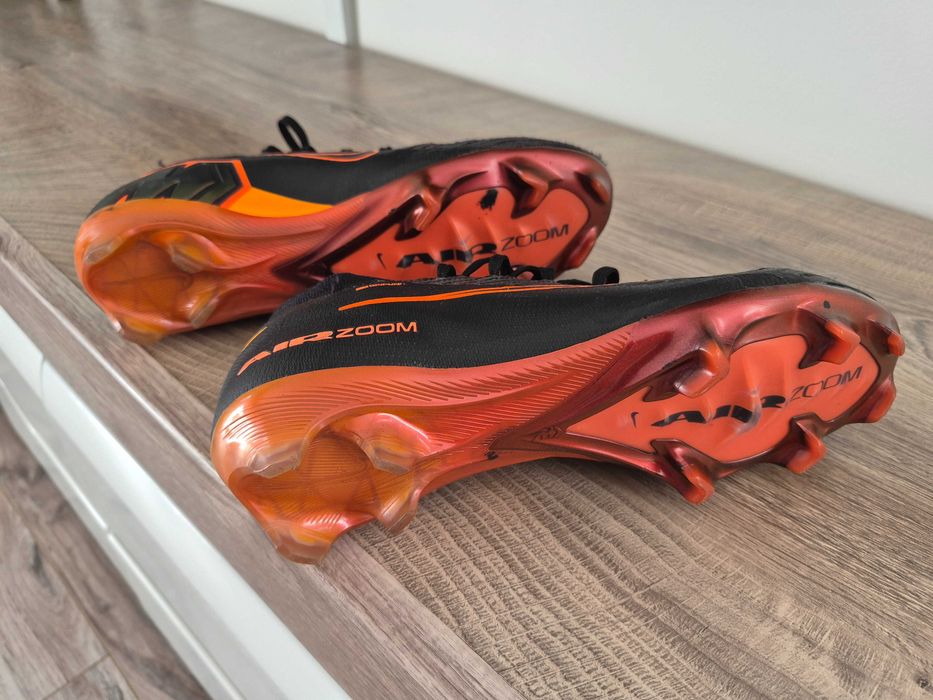 Korki profesjonalne Nike mercurial rozm 40