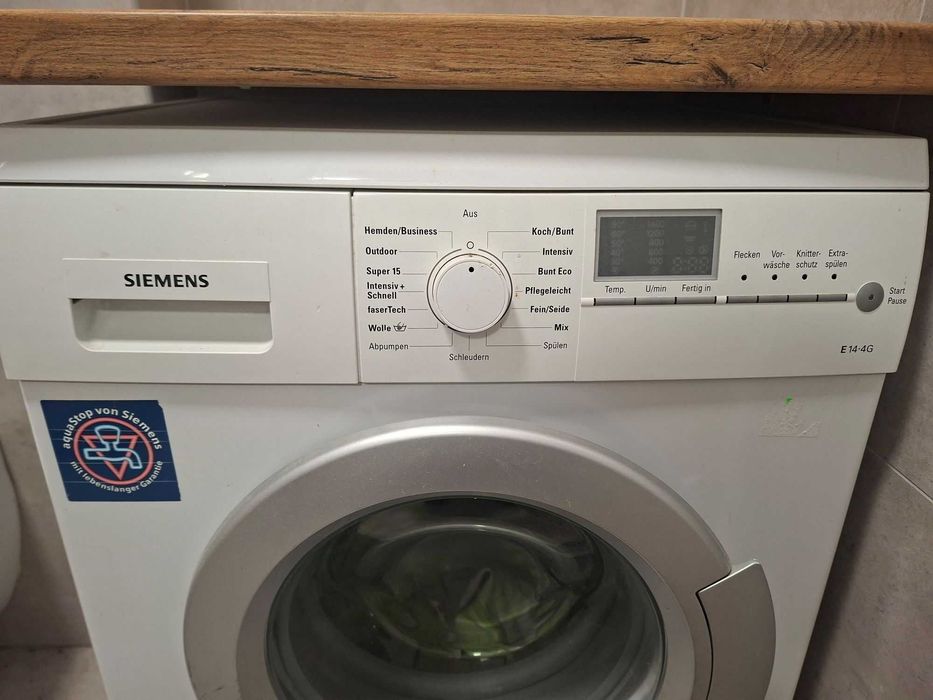 Kompaktowa kuchnia w zabudowie - 2 warianty