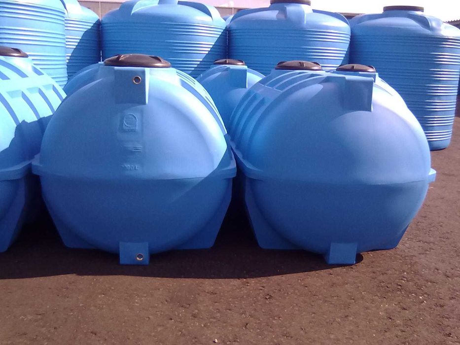 Продам пластикові баки бочки ємності для води